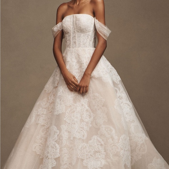 Watters Dresses & Skirts - STUNNING Watters Strapless A Line Lace Wedding dress. Size 8